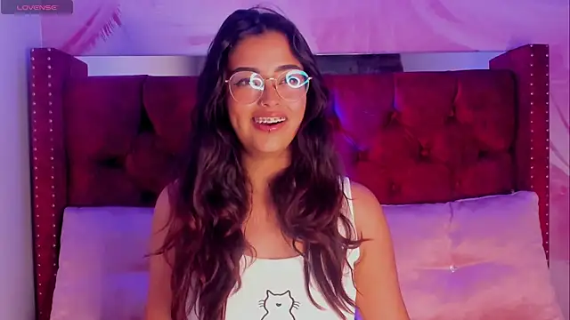 Snapshot of Ariana_Pierce chatting on 12, 3, 2025 Ariana Pierce online show from 12, 3, 2025