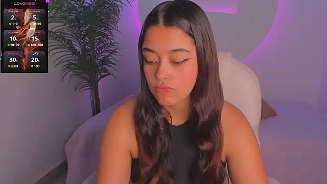 Snapshot of Ariana_Pierce chatting on 5, 11, 2025 Ariana Pierce online show from 5, 11, 2025