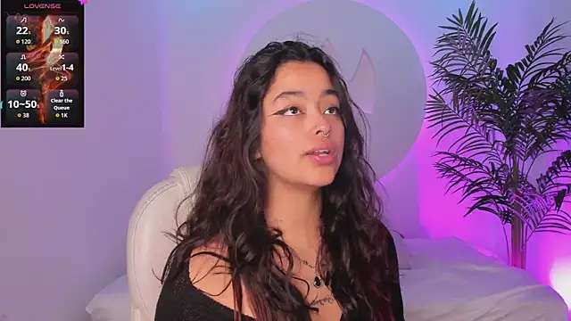 Snapshot of Ariana_Pierce chatting on 9, 11, 2025 Ariana Pierce online show from 9, 11, 2025