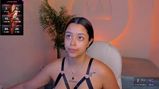 Snapshot of Ariana_Pierce chatting on 3, 12, 2025 Ariana Pierce online show from 3, 12, 2025