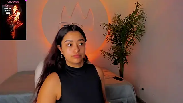 Snapshot of Ariana_Pierce chatting on 4, 12, 2025 Ariana Pierce online show from 4, 12, 2025