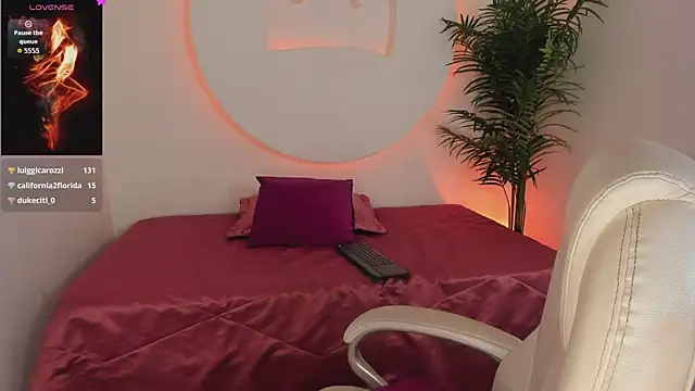 Snapshot of Ariana_Pierce chatting on 13, 12, 2025 Ariana Pierce online show from 13, 12, 2025