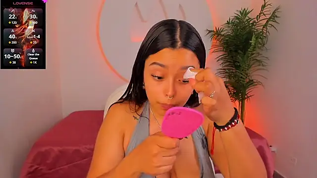 Snapshot of Ariana_Pierce chatting on 15, 12, 2025 Ariana Pierce online show from 15, 12, 2025