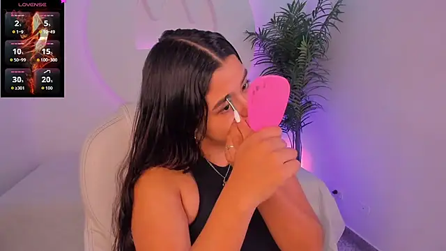 Snapshot of Ariana_Pierce chatting on 19, 12, 2025 Ariana Pierce online show from 19, 12, 2025