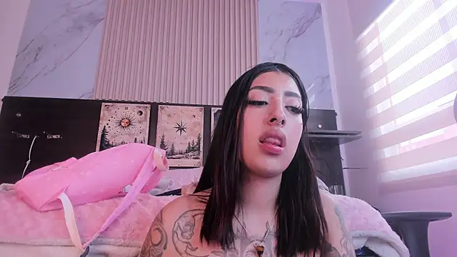 Snapshot of misscheelsee chatting on 5, 2, 2025 misscheelsee online show from 5, 2, 2025