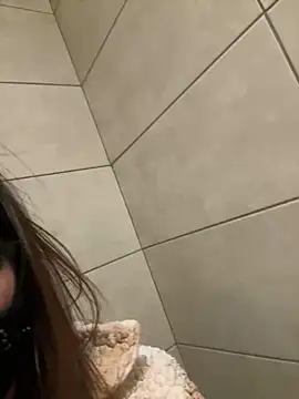 Queendiamon online show from 11, 12, 2024