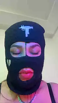 Queendiamon online show from 5, 2, 2025