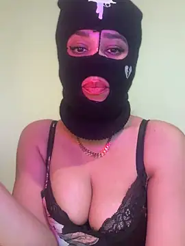 Queendiamon online show from 5, 2, 2025