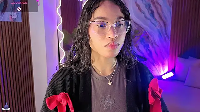 penelope tay1 online show from 3, 5, 2026