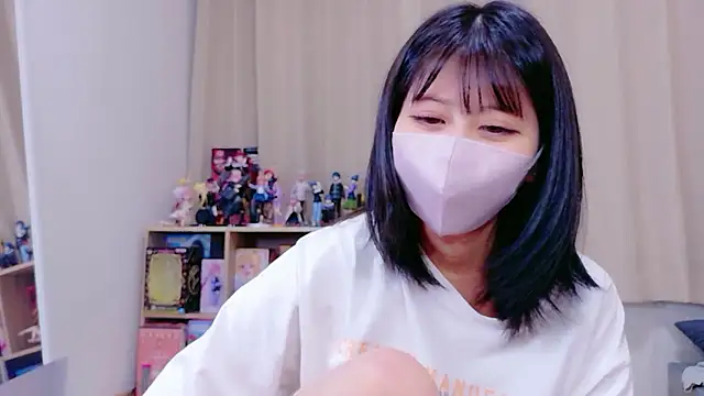 Snapshot of -anzu-o chatting on 12, 10, 2025 -anzu-o online show from 12, 10, 2025