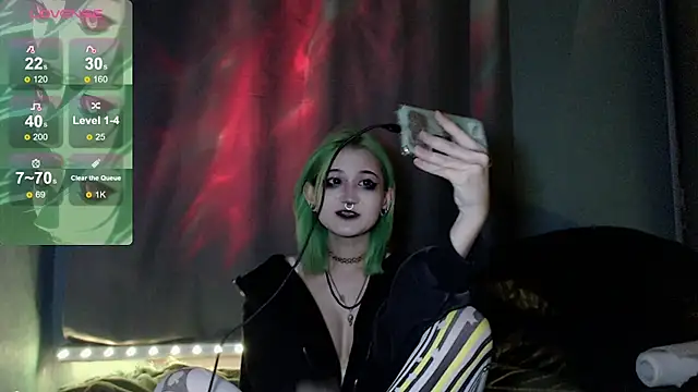 Snapshot of Milten-Trish chatting on 3, 11, 2025 Milten-Trish online show from 3, 11, 2025