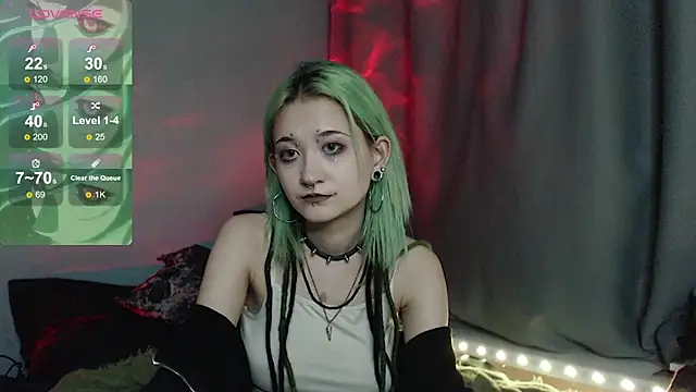 Snapshot of Milten-Trish chatting on 22, 11, 2025 Milten-Trish online show from 22, 11, 2025