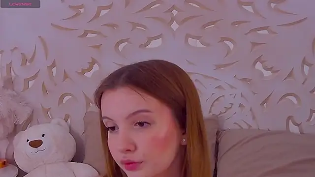 Snapshot of EvansMilana chatting on 13, 2, 2025 EvansMilana online show from 13, 2, 2025