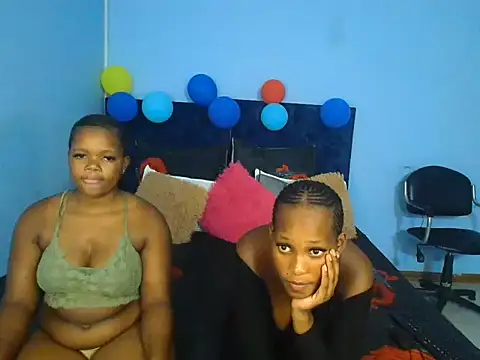 Snapshot of Conniesmall chatting on 30, 12, 2024 Conniesmall online show from 30, 12, 2024