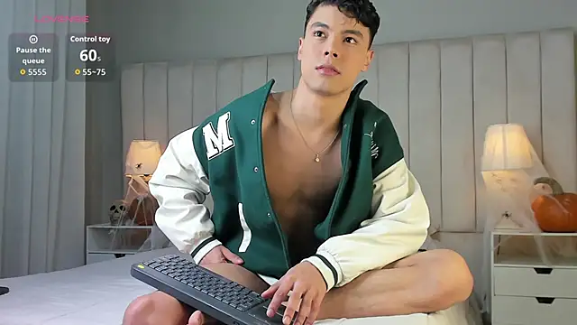 Snapshot of Dammon_Stallion chatting on 25, 10, 2025 Dammon Stallion online show from 25, 10, 2025