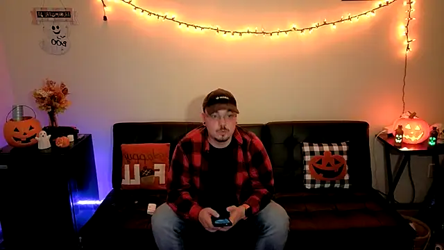 Snapshot of cmichaelxxx chatting on 13, 10, 2025 cmichaelxxx online show from 13, 10, 2025