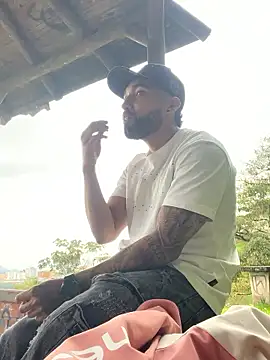 Sweet and caramel online show from 31, 1, 2026