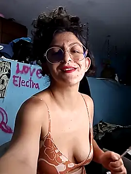 Snapshot of LoveElectra chatting on 12, 9, 2025 LoveElectra online show from 12, 9, 2025