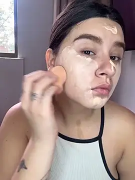 Snapshot of SaraBraun_ chatting on 14, 11, 2025 SaraBraun online show from 14, 11, 2025