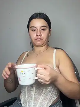 Snapshot of SaraBraun_ chatting on 26, 4, 2026 SaraBraun online show from 26, 4, 2026