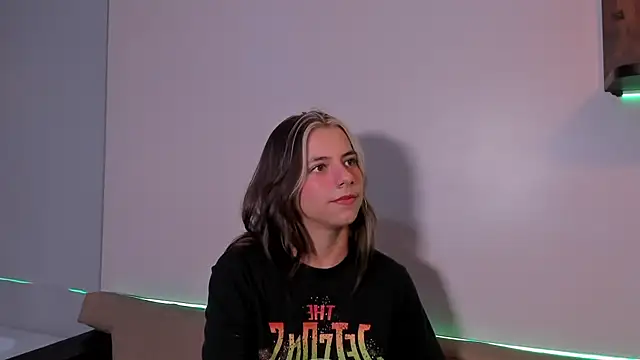 ArtemisaBlake online show from 19, 12, 2024