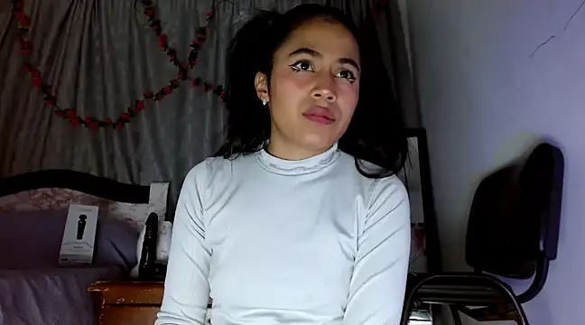 Snapshot of brihanna_lena chatting on 3, 3, 2025 brihanna lena online show from 3, 3, 2025