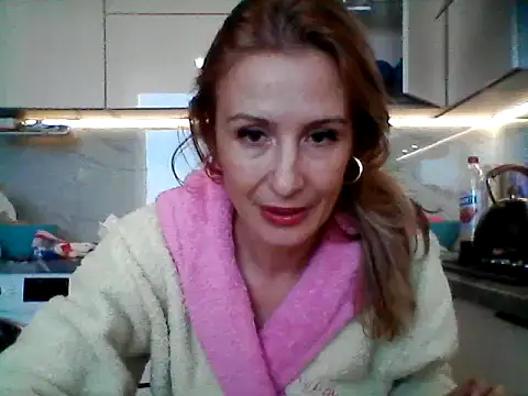 Snapshot of Selena3921 chatting on 13, 12, 2024 Selena3921 online show from 13, 12, 2024