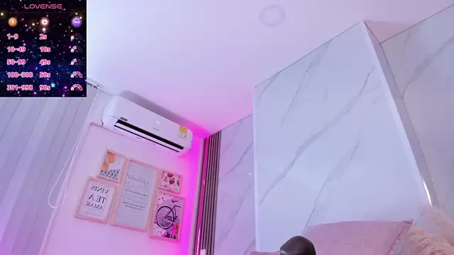 Chlooee   online show from 24, 1, 2025