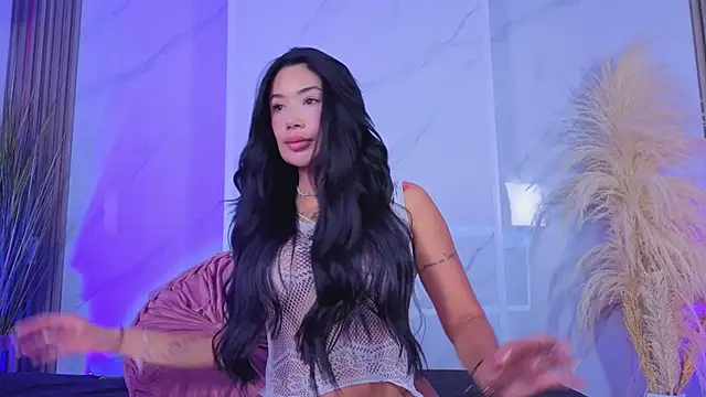 Chlooee   online show from 11, 5, 2026