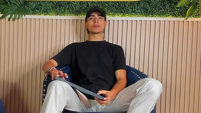 Snapshot of JoshRashfordd chatting on 12, 9, 2025 JoshRashfordd online show from 12, 9, 2025