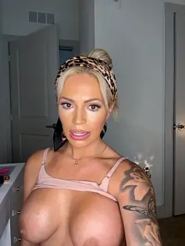 sophiamariexoxo240 online show from 28, 9, 2025