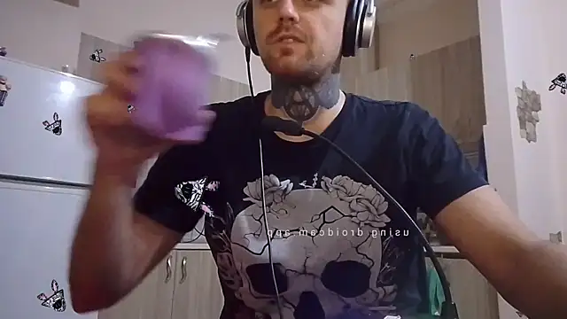 Snapshot of HappyZebra13 chatting on 21, 1, 2025 HappyZebra13 online show from 21, 1, 2025