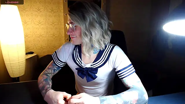 Snapshot of Julia_dolls chatting on 15, 12, 2025 Julia dolls online show from 15, 12, 2025