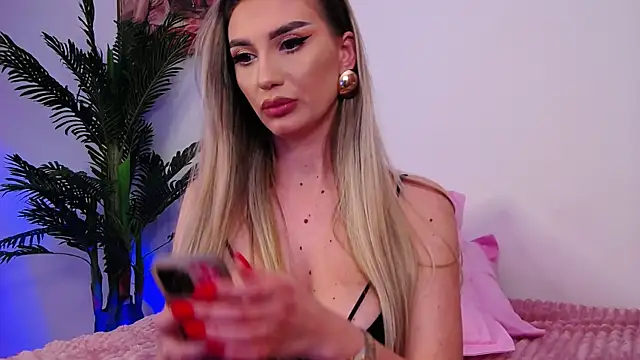 Snapshot of FelyJolie chatting on 17, 12, 2024 FelyJolie online show from 17, 12, 2024
