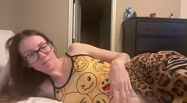 Snapshot of yourstrulylivy69 chatting on 2, 1, 2025 yourstrulylivy69 online show from 2, 1, 2025