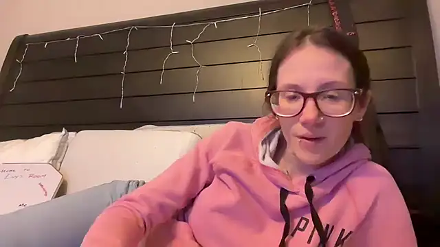 Snapshot of yourstrulylivy69 chatting on 27, 2, 2025 yourstrulylivy69 online show from 27, 2, 2025