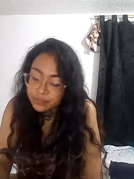 Snapshot of honeyblue_1 chatting on 15, 3, 2025 honeyblue 1 online show from 15, 3, 2025