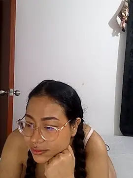 Snapshot of honeyblue_1 chatting on 17, 3, 2025 honeyblue 1 online show from 17, 3, 2025