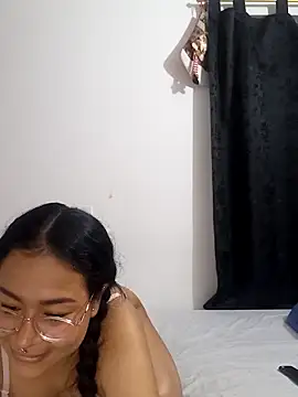 Snapshot of honeyblue_1 chatting on 17, 3, 2025 honeyblue 1 online show from 17, 3, 2025