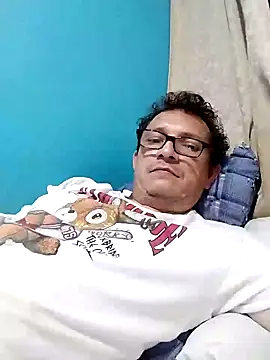 Snapshot of Bombi22 chatting on 13, 1, 2025 Bombi22 online show from 13, 1, 2025