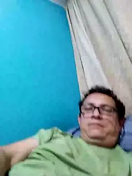 Snapshot of Bombi22 chatting on 14, 1, 2025 Bombi22 online show from 14, 1, 2025