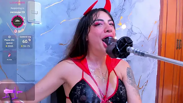 Snapshot of violett_collins_ chatting on 5, 10, 2025 violett collins online show from 5, 10, 2025