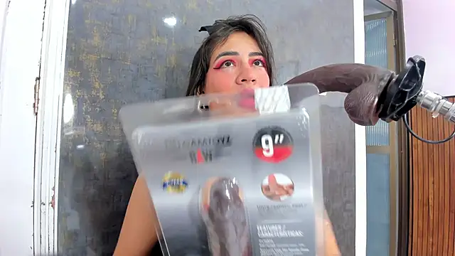 Snapshot of violett_collins_ chatting on 28, 10, 2025 violett collins online show from 28, 10, 2025