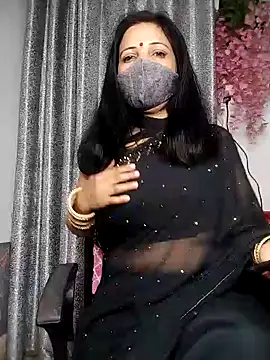 Snapshot of sexy_bhabhi69 chatting on 24, 12, 2024 sexy bhabhi69 online show from 24, 12, 2024