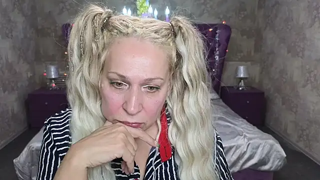 Penelope Pinky online show from 3, 1, 2025