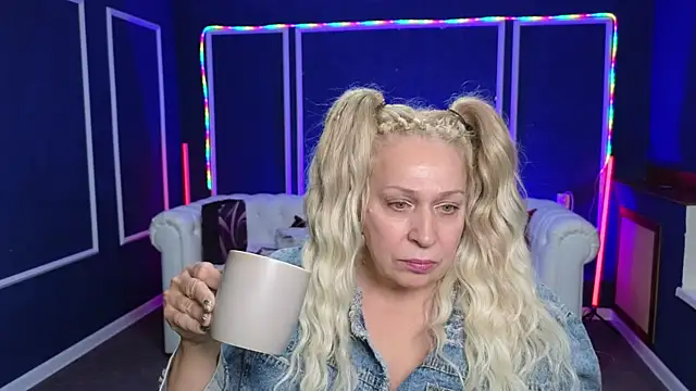 Penelope Pinky online show from 7, 1, 2025