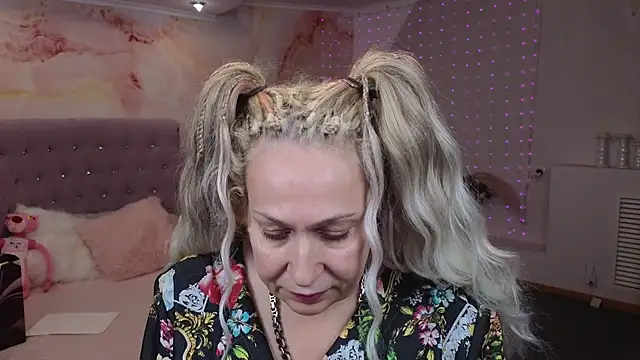 Penelope Pinky online show from 15, 1, 2025