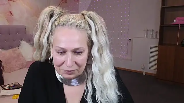 Penelope Pinky online show from 22, 1, 2025