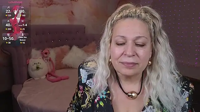 Penelope Pinky online show from 2, 2, 2025