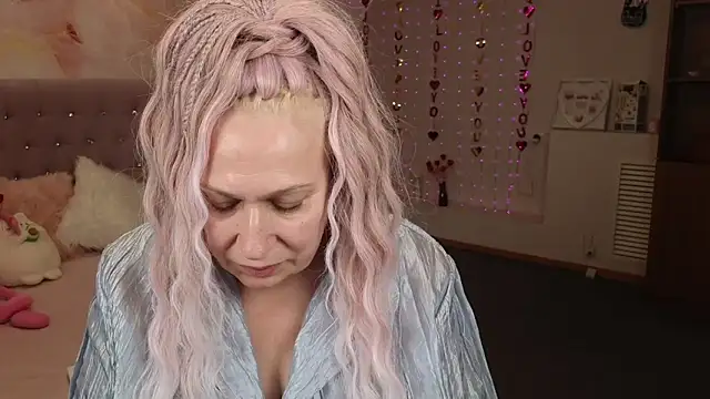 Penelope Pinky online show from 25, 2, 2025